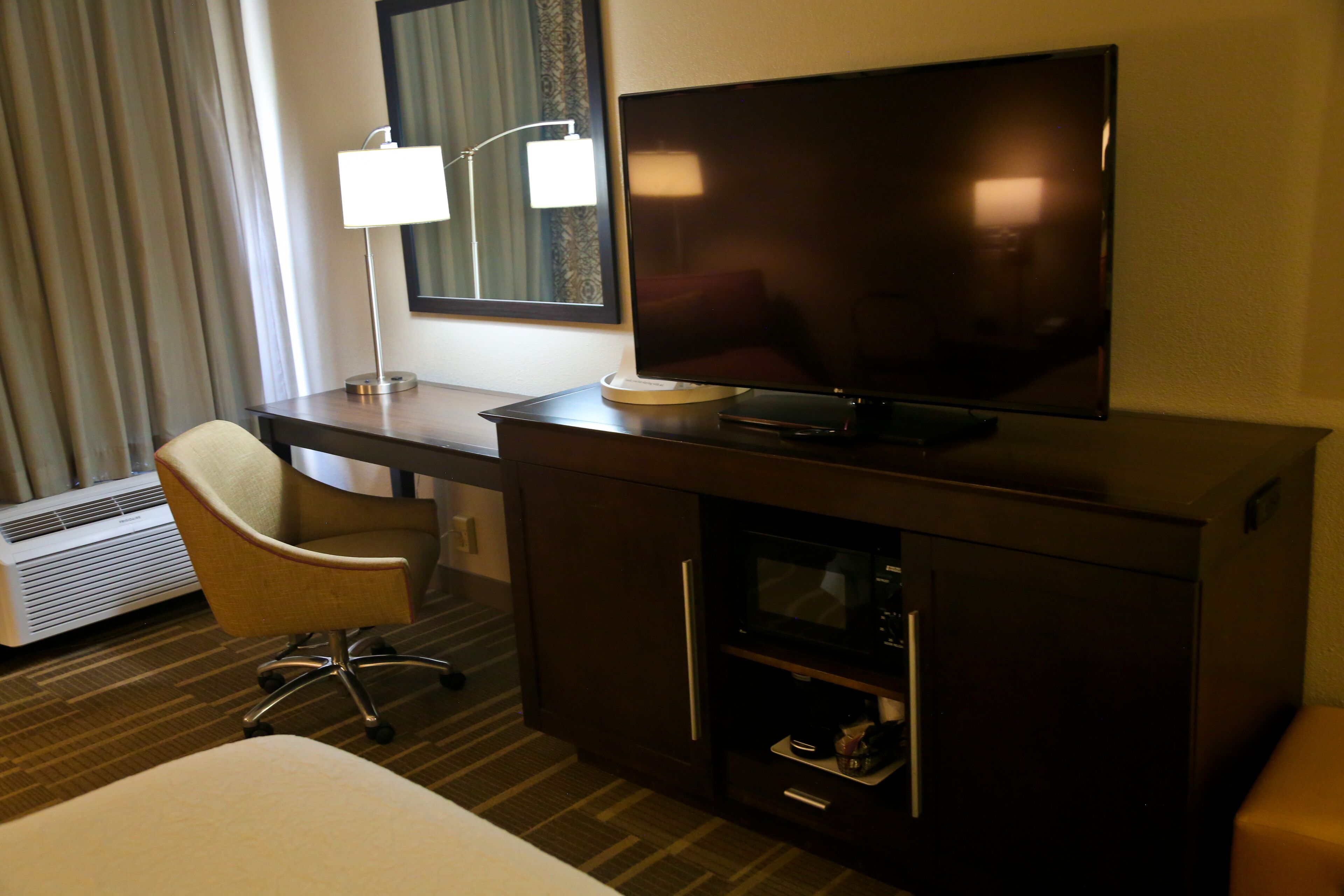 room, 1 king bed, accessible, non smoking | living room | tv