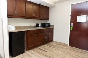 Suite, 1 King Bed, Non Smoking | Private kitchen
