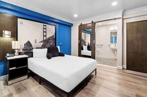 Room, 1 Queen Bed (Roll in Shower)
