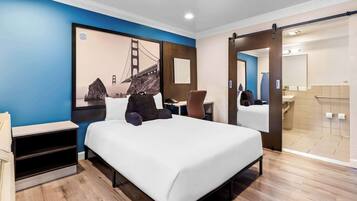 Iron/ironing board, free WiFi, bed sheets