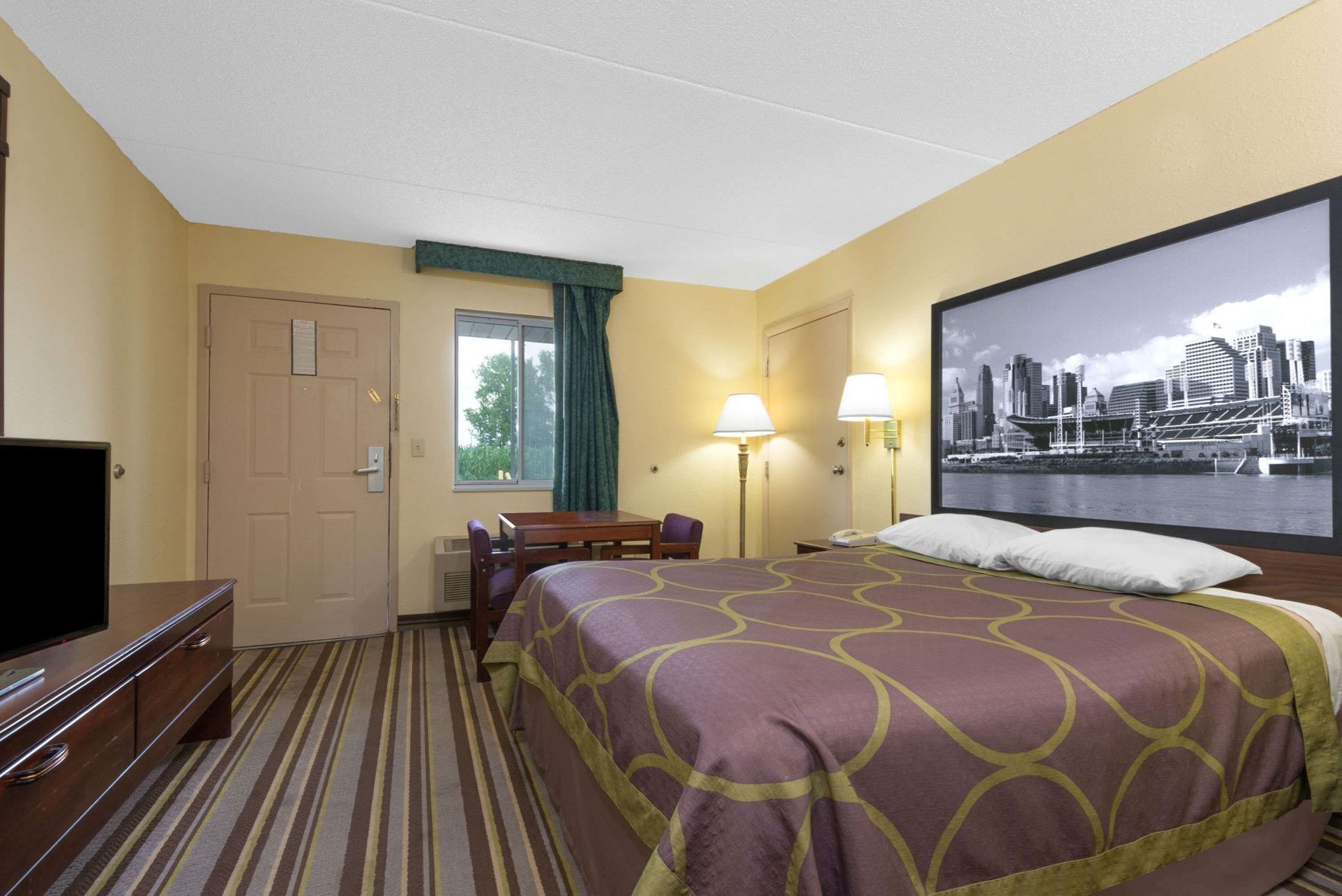 Free WiFi, bed sheets, alarm clocks