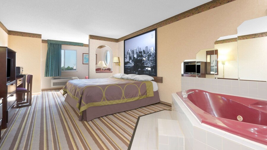 Super 8 by Wyndham Wapakoneta