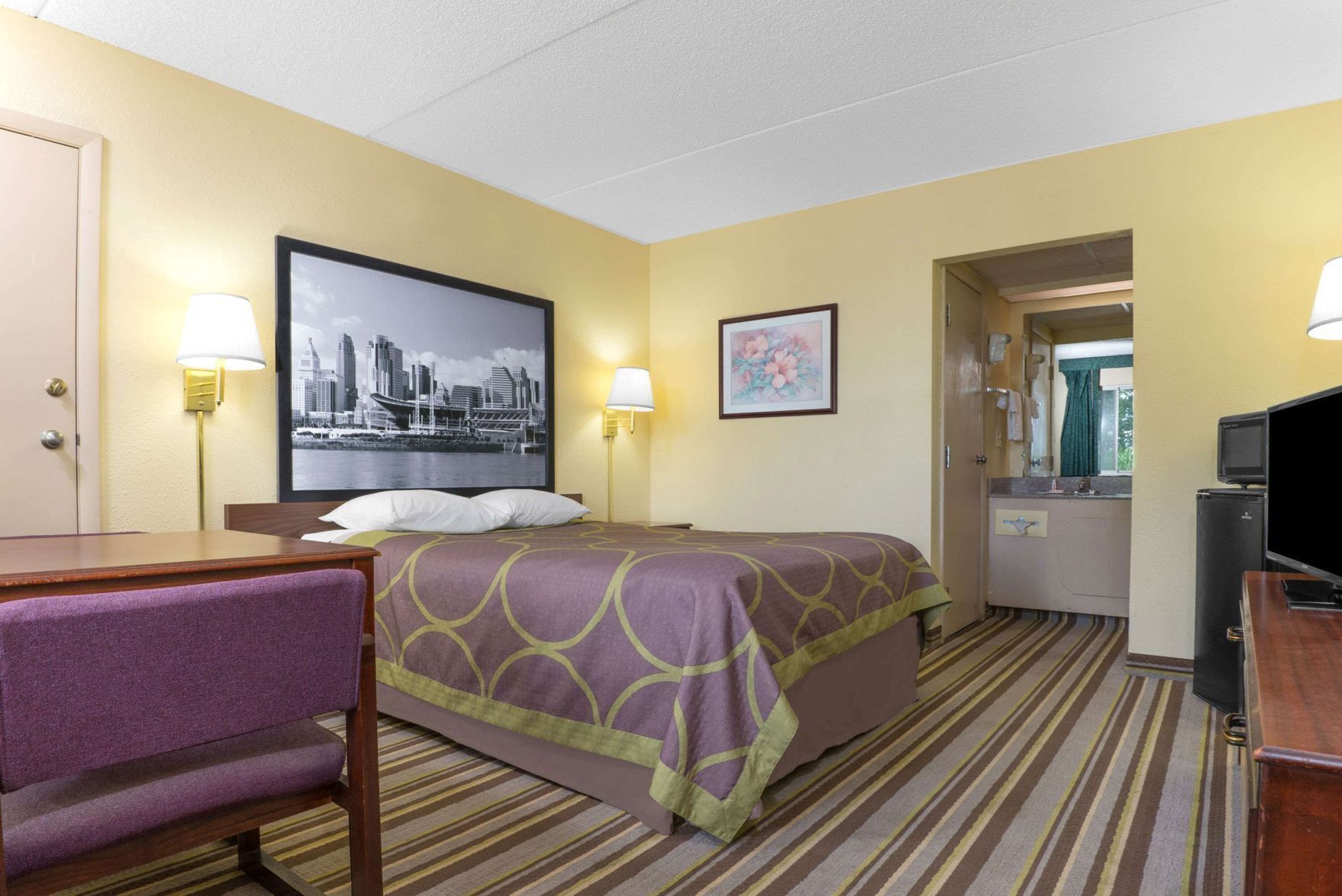 Free WiFi, bed sheets, alarm clocks