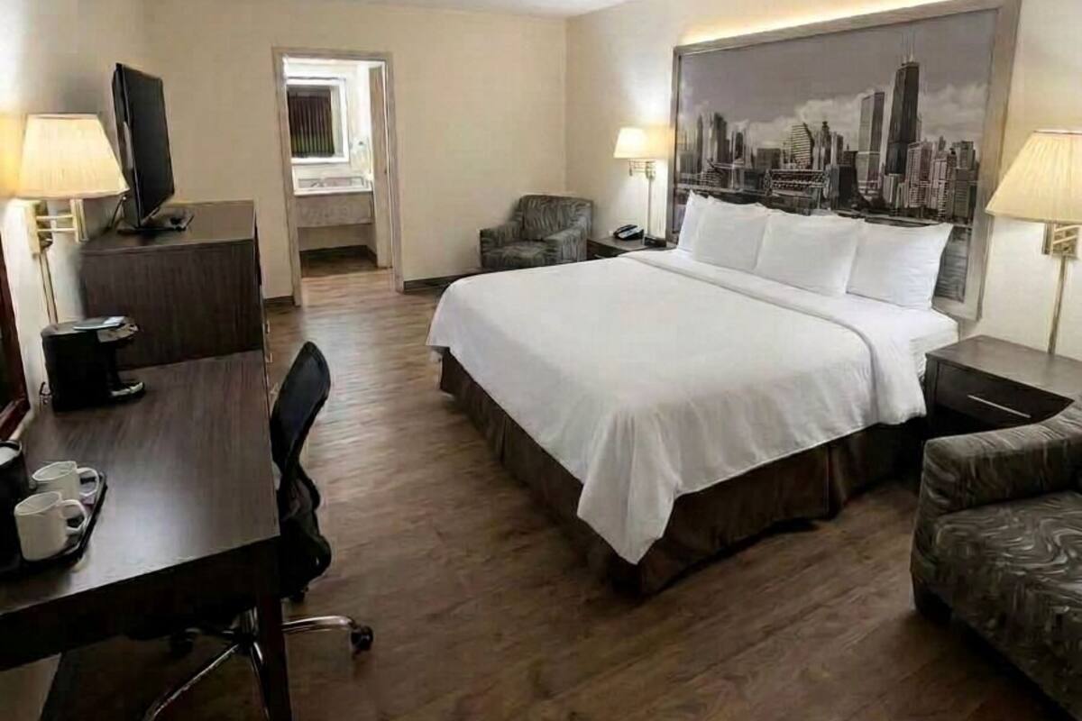 WiFi (free), alarm clocks, bed sheets