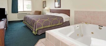 Super 8 by Wyndham Windsor