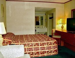 Deluxe Room | Desk, iron/ironing board, free WiFi, bed sheets