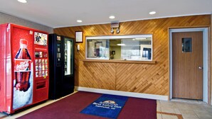 Lobby - Neptune Motor Lodge (Neptune City)