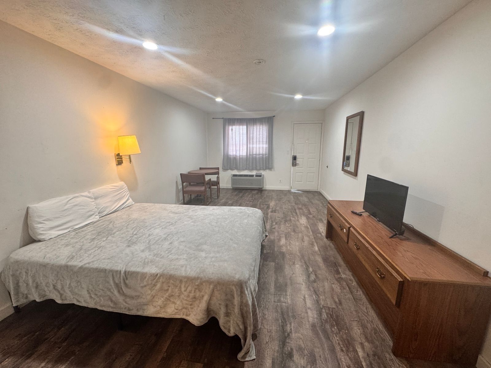 Desk, iron/ironing board, free WiFi, bed sheets