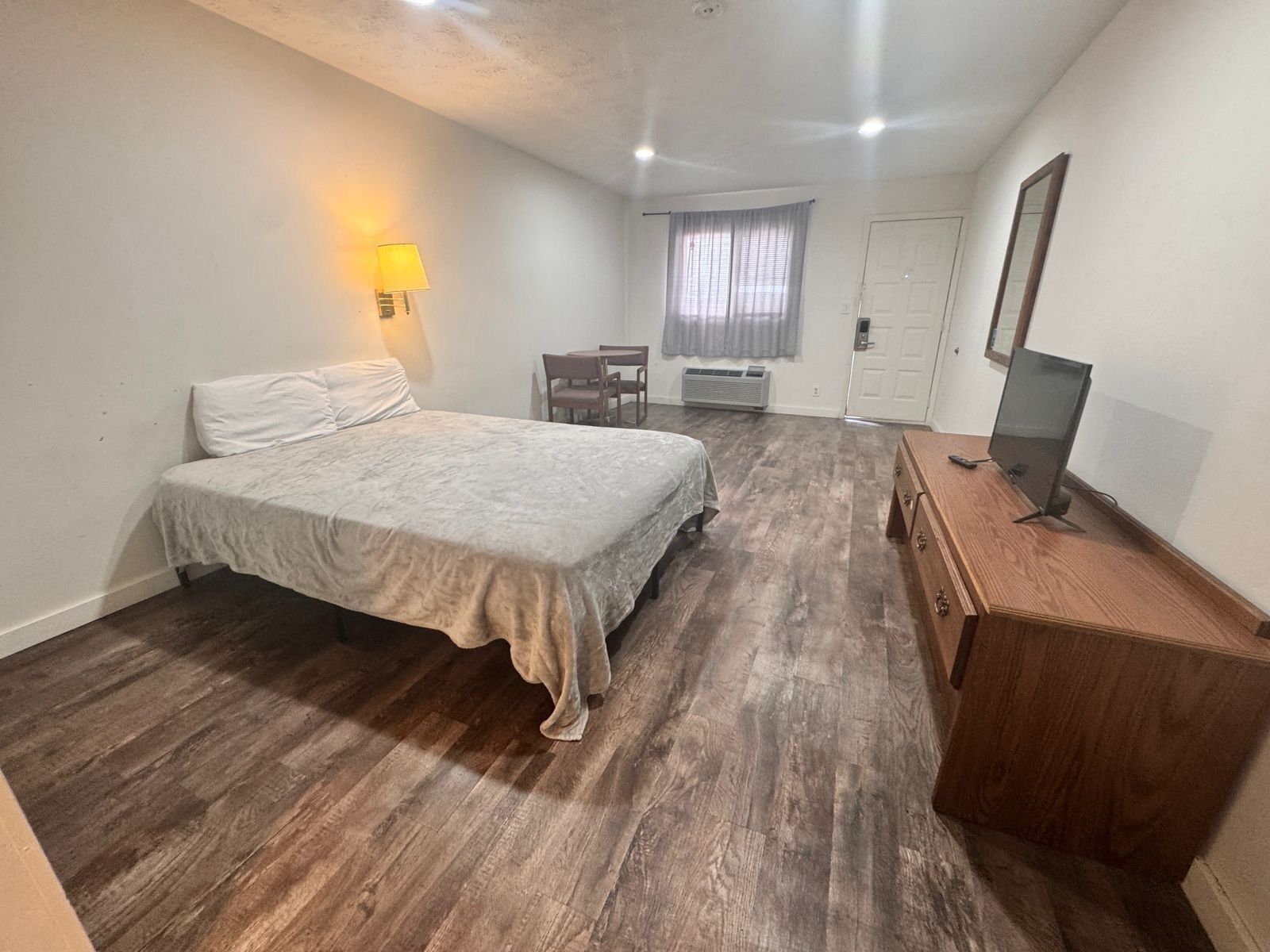 Desk, iron/ironing board, free WiFi, bed sheets