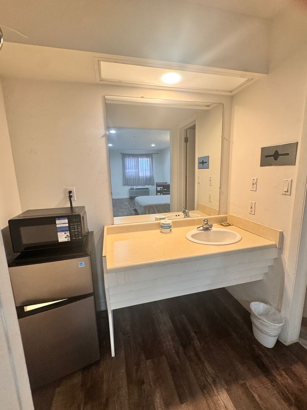 客房, 1 張特大雙人床, 非吸煙房 | 浴室 | 免費盥洗用品、吹風機、毛巾