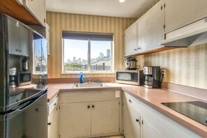 Luxury Penthouse, 2 Bedrooms, Kitchen, Partial Ocean View | Private kitchen
