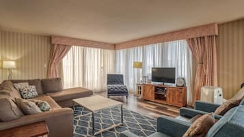 Luxury Penthouse, 2 Bedrooms, Kitchen, Partial Ocean View | Living area