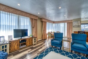 Luxury Penthouse, 2 Bedrooms, Kitchen, Partial Ocean View | Living area