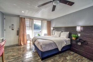 经典客房, 2 张大床, 冰箱 | 高档床上用品、加厚床垫、办公桌、熨斗/熨衣板