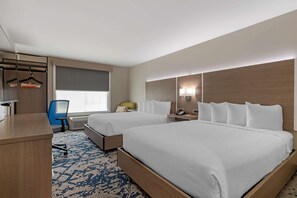 Premium bedding, blackout curtains, iron/ironing board, free WiFi - Comfort Inn & Suites Muskogee (Muskogee)