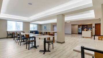 Desayuno completo incluido todos los días