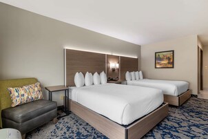 Ropa de cama de alta calidad y cortinas opacas