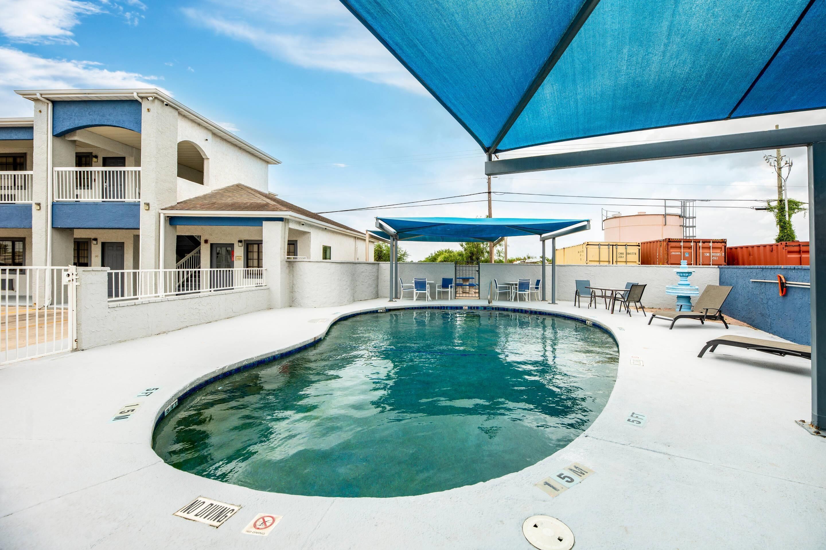 Hồ bơi ngoài trời, dù/ô trên bãi biển/hồ bơi 