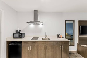 Suite, 2 Queen Beds, Non Smoking | Desk, blackout drapes, iron/ironing board, free cribs/infant beds - Quality Inn & Suites Rio Grande City (Rio Grande City)