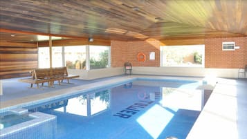 Indoor spa tub