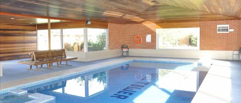 Indoor spa tub