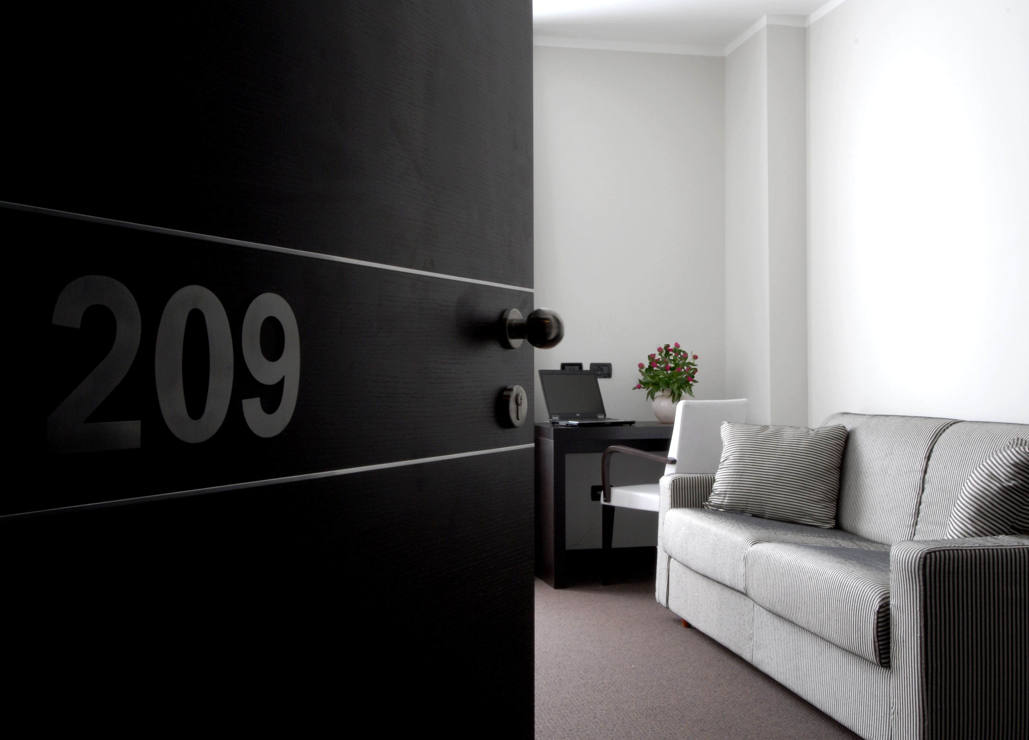 suite | 1 bedroom, minibar, in-room safe, desk