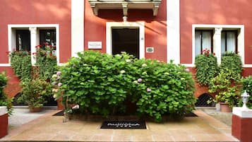 Façade de lâhĂ©bergement