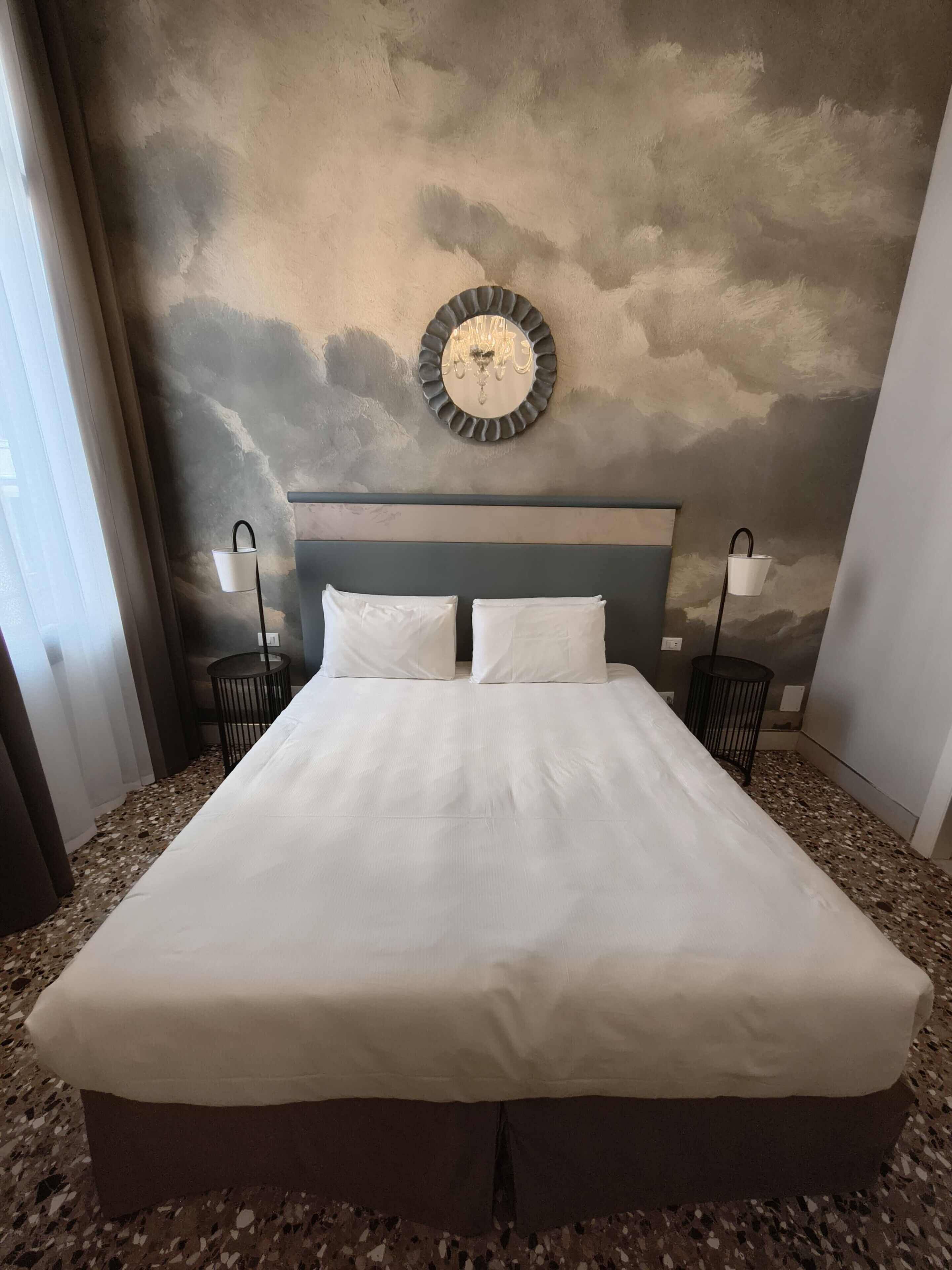 Familiekamer | Donsdekens, een minibar, een kluis op de kamer, geluiddichte muren