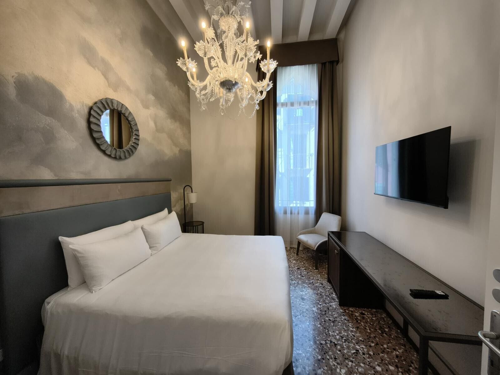 Couette en duvet d'oie, minibar, coffres-forts dans les chambres