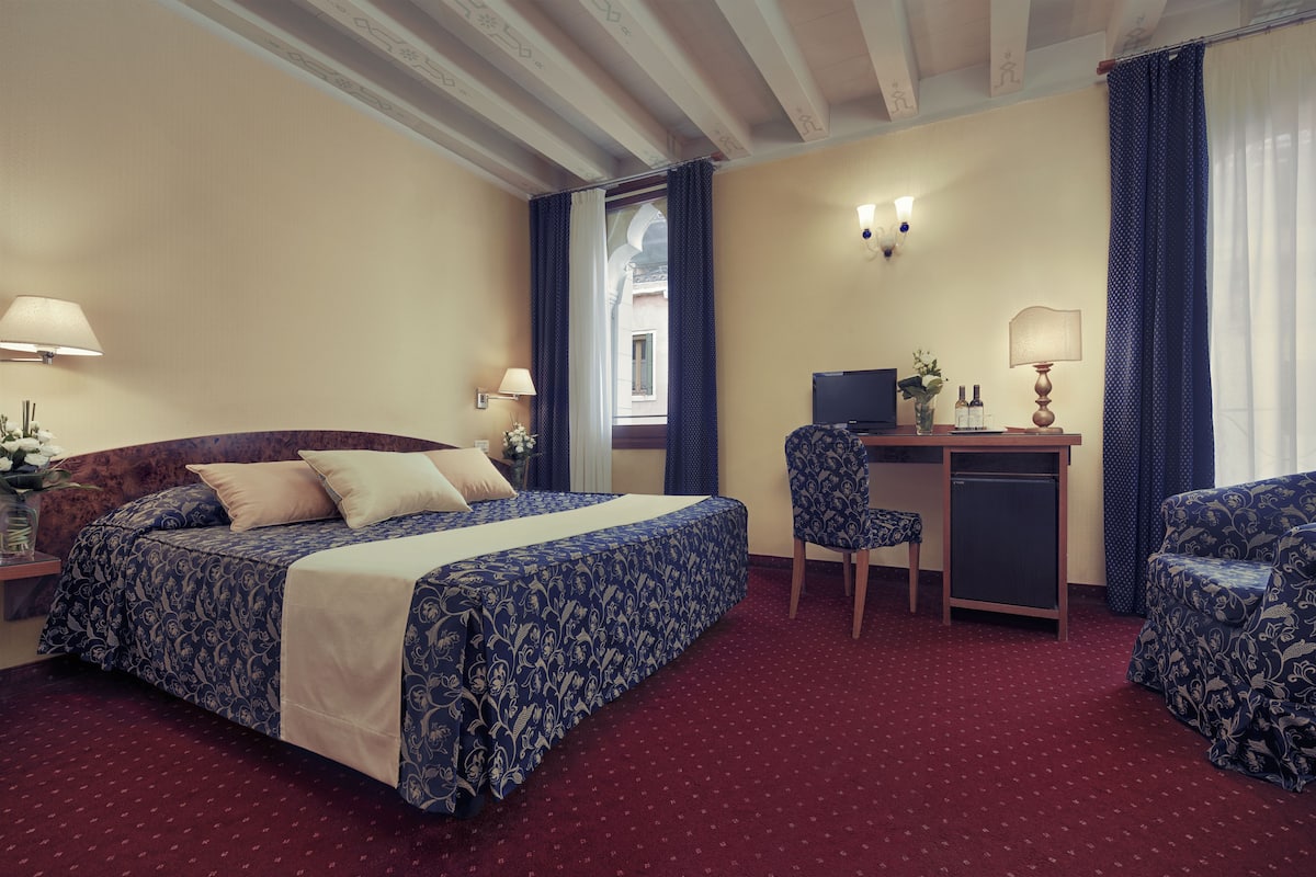 Down duvets, minibar, in-room safe, soundproofing