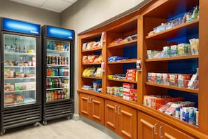 Buffet déjeuner gratuit tous les jours