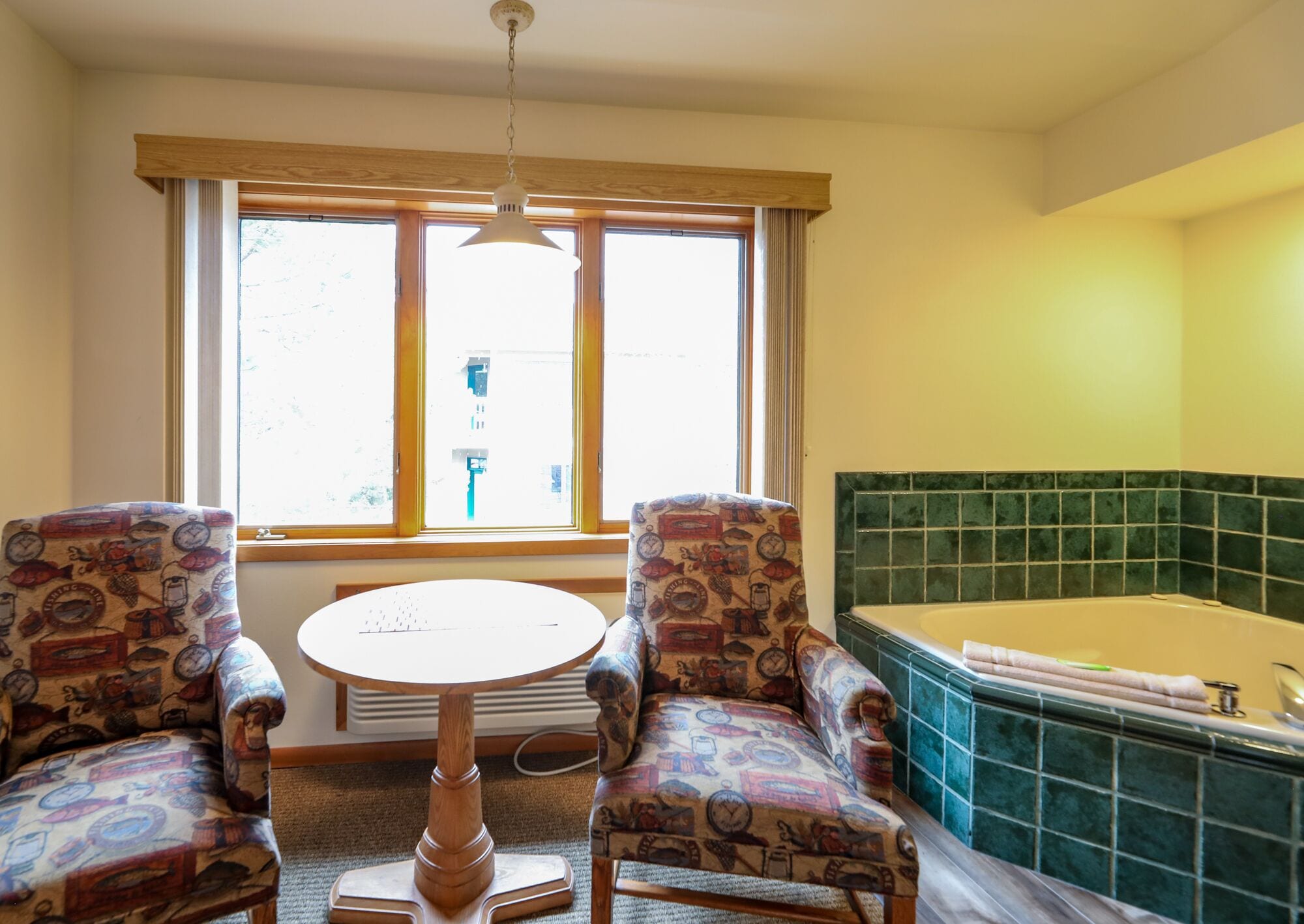 standard studio | living area | tv