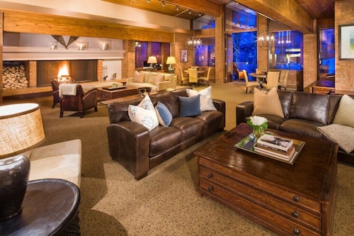 Mountain Chalet Snowmass