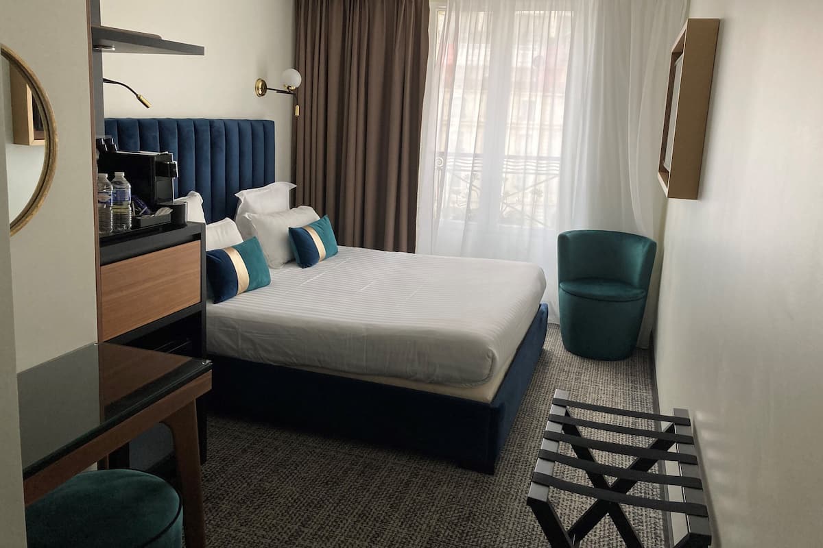 Minibar, in-room safe, desk, soundproofing