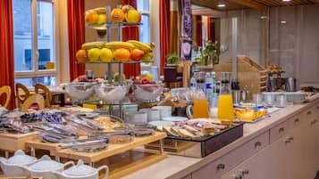 Frukostbuffé varje dag (EUR 10.9 per person)