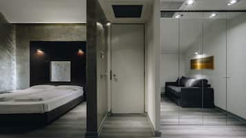 Junior Suite | Hypo-allergenic bedding, down comforters, minibar, in-room safe