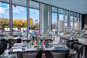 2 restaurants, breakfast, lunch, dinner served; Mediterranean cuisine