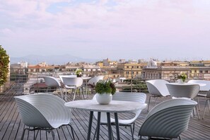 2 restaurants, breakfast, lunch, dinner served; Mediterranean cuisine - Radisson Blu es. Hotel, Roma (Rome)