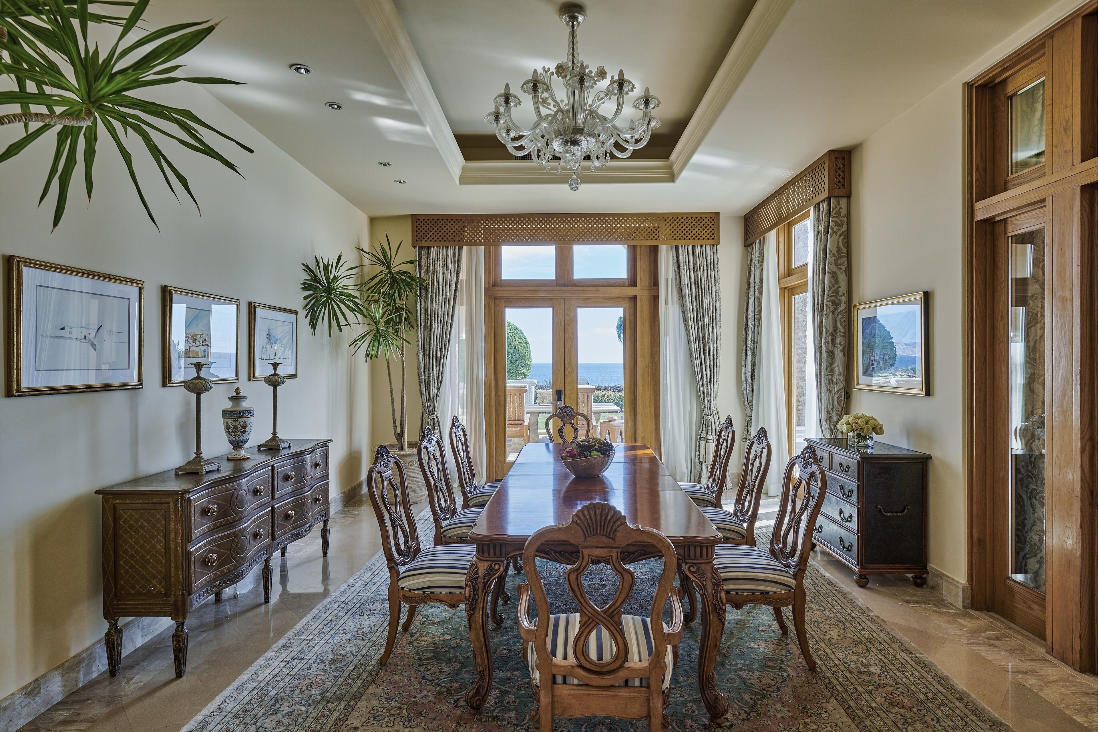 presidential suite (2 kings) | in-room dining