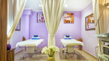 Sauna, hot tub, Turkish bath/hammam, body treatments, aromatherapy
