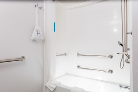 Hampton Inn Suites Arlington Crystal City DCA - Image 53