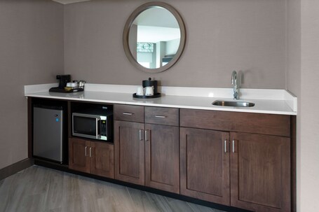 Hampton Inn Suites Arlington Crystal City DCA - Image 36