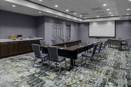 Hampton Inn Suites Arlington Crystal City DCA - Image 27