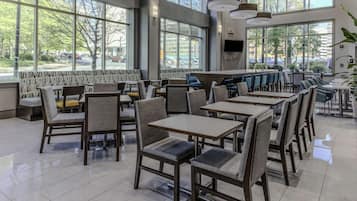 Gratis morgenmadsbuffet hver dag