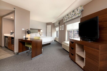 Hampton Inn Suites Arlington Crystal City DCA - Image 15