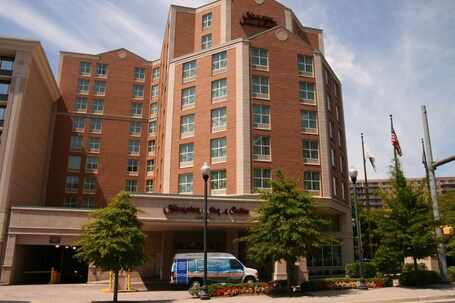 Hampton Inn Suites Arlington Crystal City DCA - Image 3