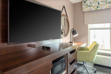 Hampton Inn Suites Arlington Crystal City DCA - Image 55