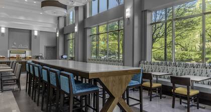 Hampton Inn & Suites Arlington Crystal City DCA