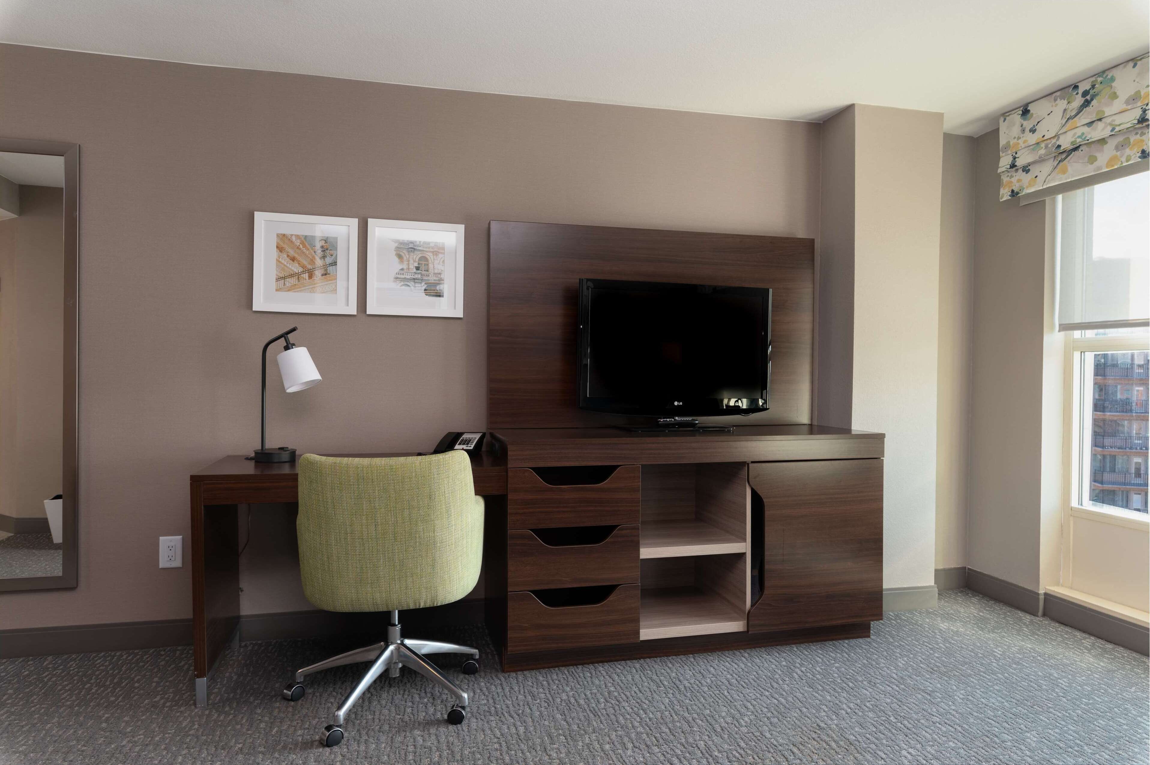 suite, 1 bedroom | living area | 52-inch smart tv with cable channels