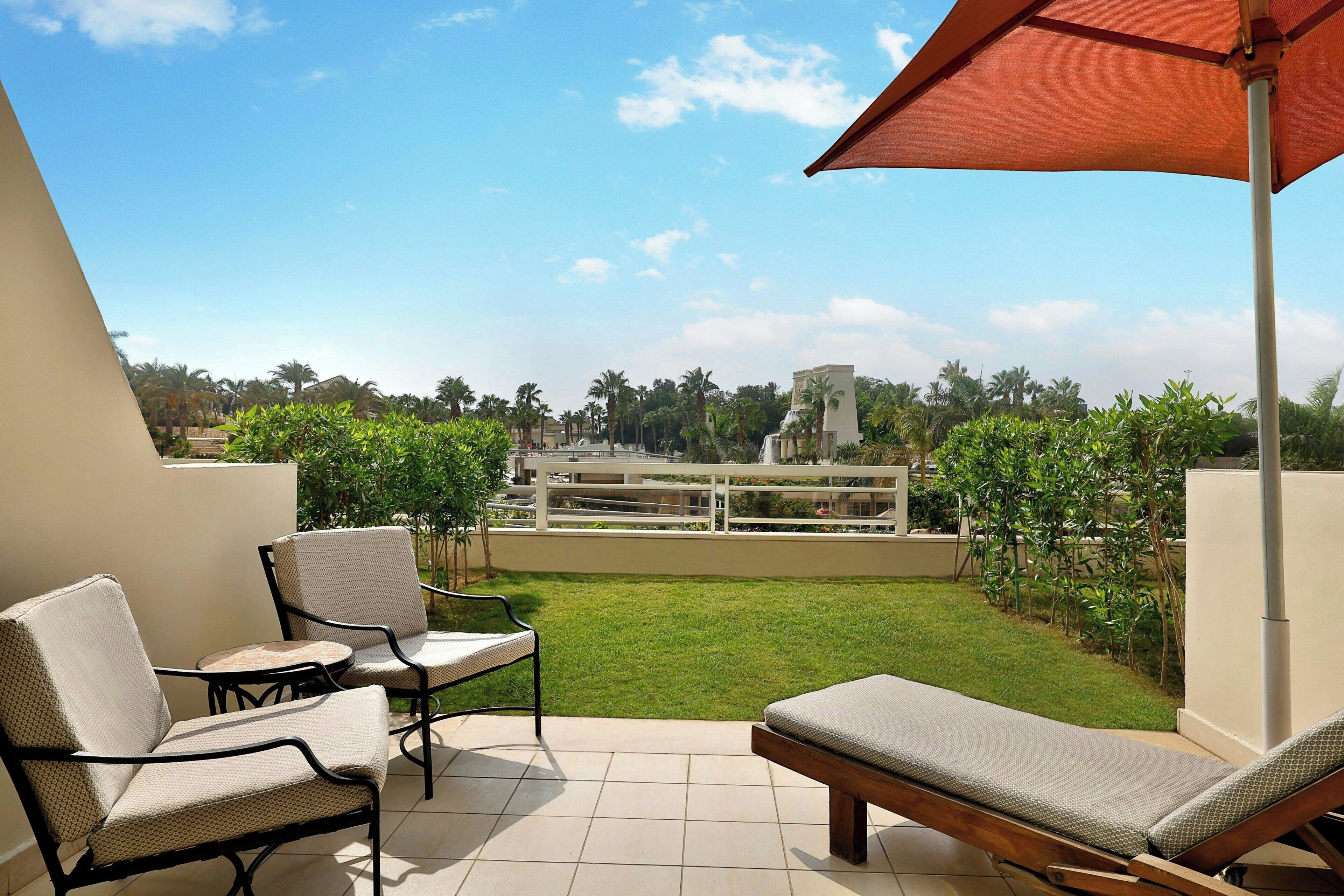 Bäddmadrasser, minibar, värdeförvaringsskåp på rummet och skrivbord